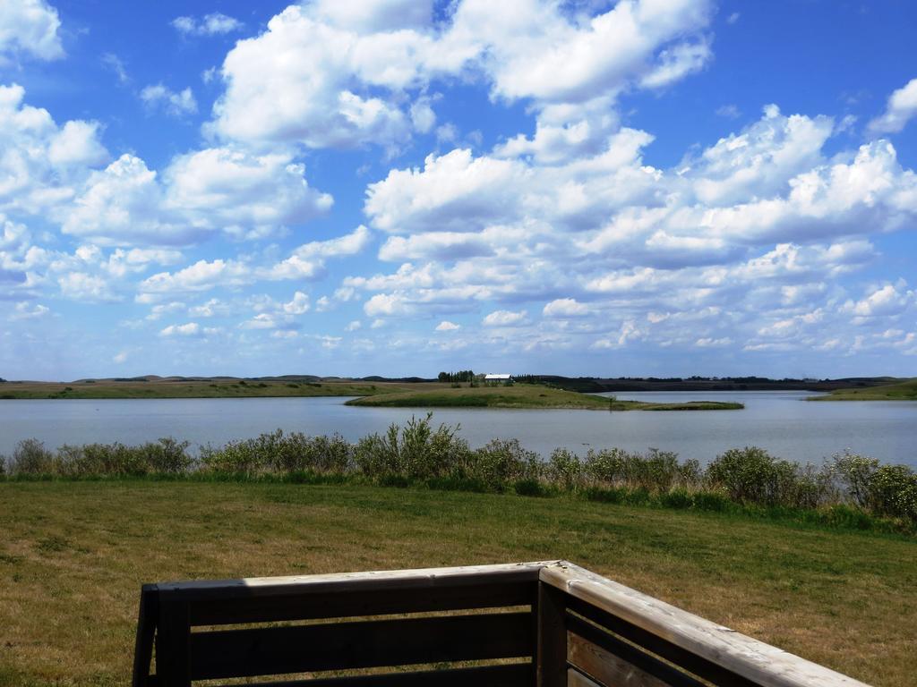 Foxlake Retreat Hanna ภายนอก รูปภาพ
