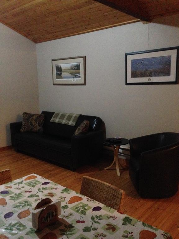 Foxlake Retreat Hanna ภายนอก รูปภาพ